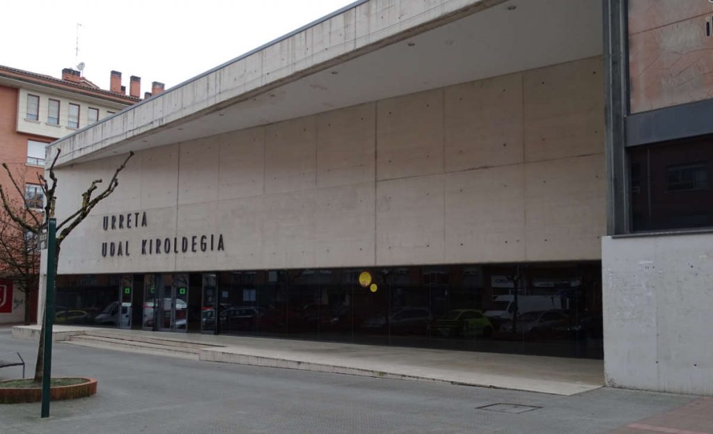 Polideportivo Urreta cerrado