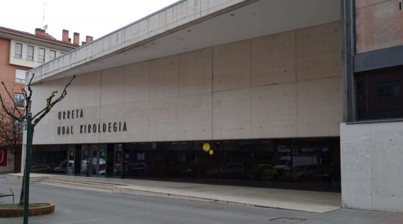 Polideportivo Urreta cerrado