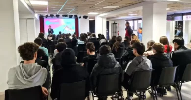Charlas mujer y ciencia organizadas por Ayuntamiento de Etxebarri y Arcelo Mittal