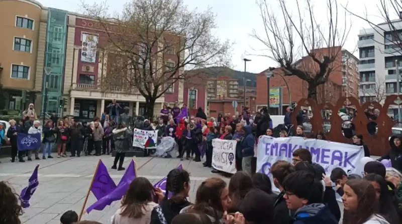 8M Basauri concentración