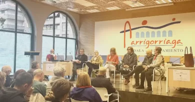 Reunión del Ayuntamiento de Arrigorriaga con vecinos y vecinas del barrio de Salud e Higiene