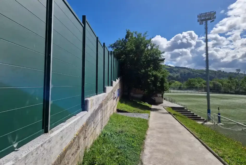 Vallado campo de fútbol municipal Etxebarri