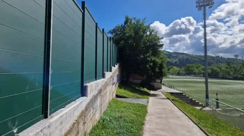 Vallado campo de fútbol municipal Etxebarri