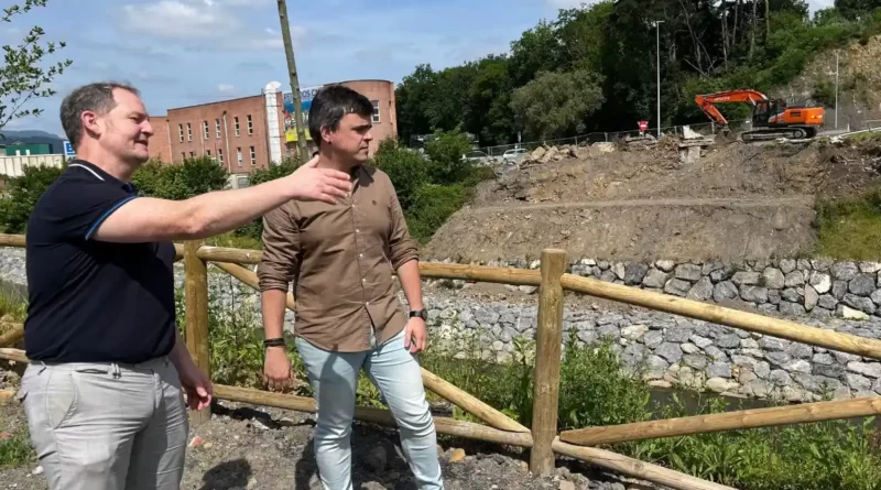 Obras del puente que unirá la carretera N-634 con Zuhatzu desde la nueva rotonda