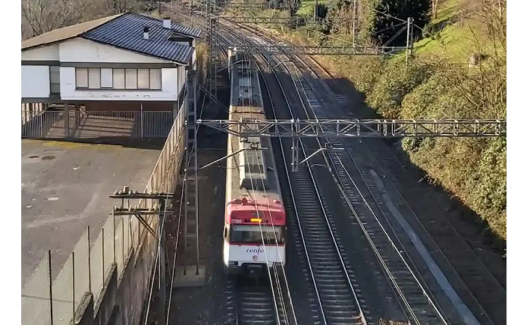 ADIF ruido pantallas Basauri