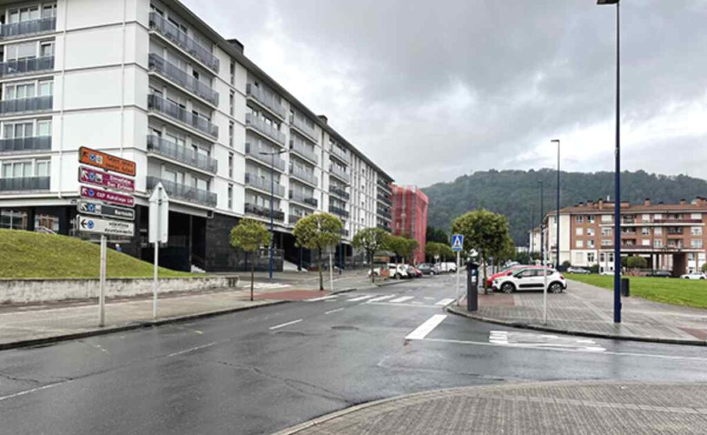 Etxebarri cambio en las paradas de buses escoalres