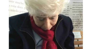 Escultura Mercedes BBK Herriz Herri Etxebarri