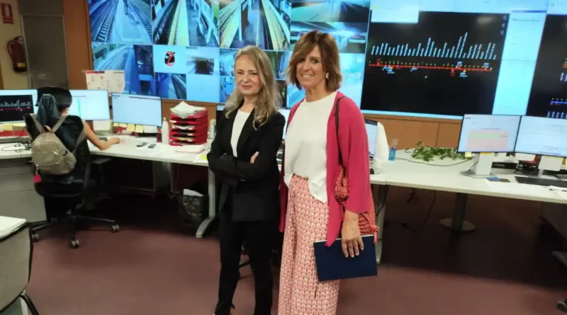 Maite Ibarra, alcaldesa de Arrigorriaga, con Renfe