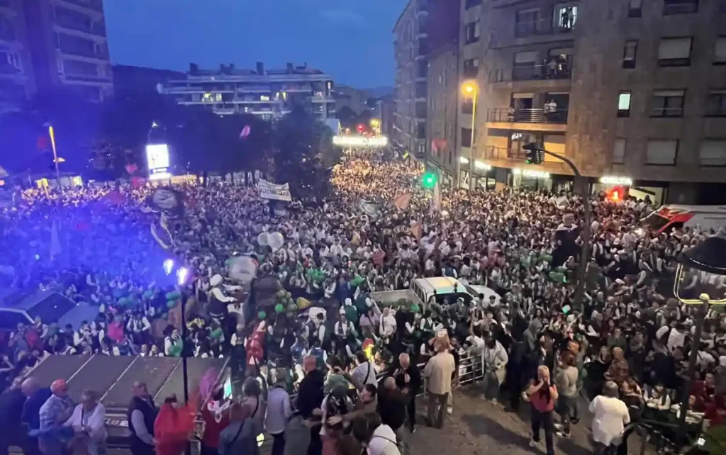 Afluencia de público en Sanfaustos