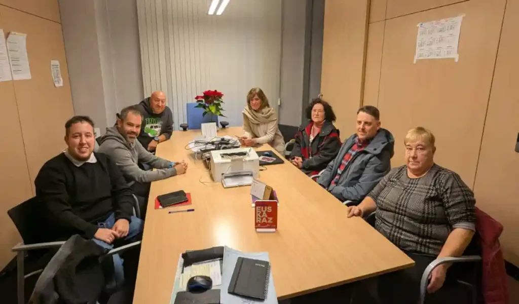 Arrigorriaga Reunión con deuños y dueñas de perros