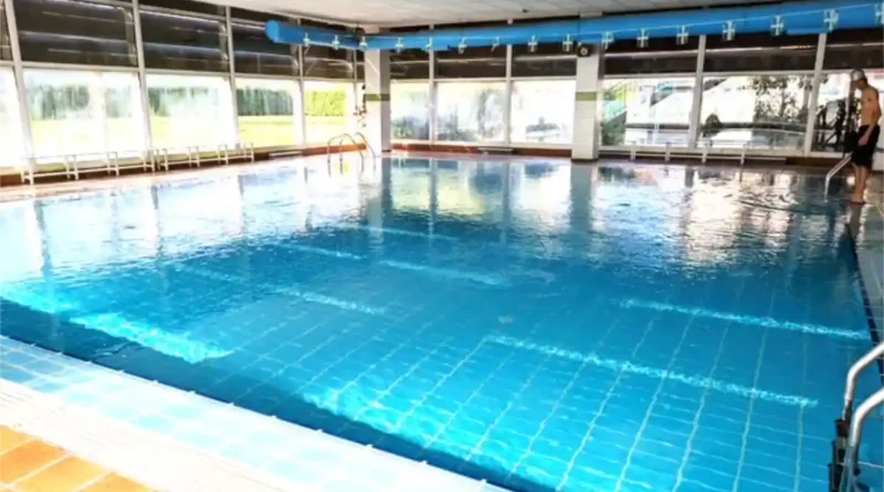 Arrigorriaga piscina pequeña polideportivo