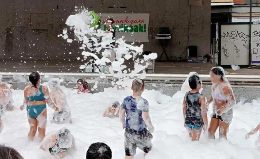Fiesta de la espuma Arrigorriaga