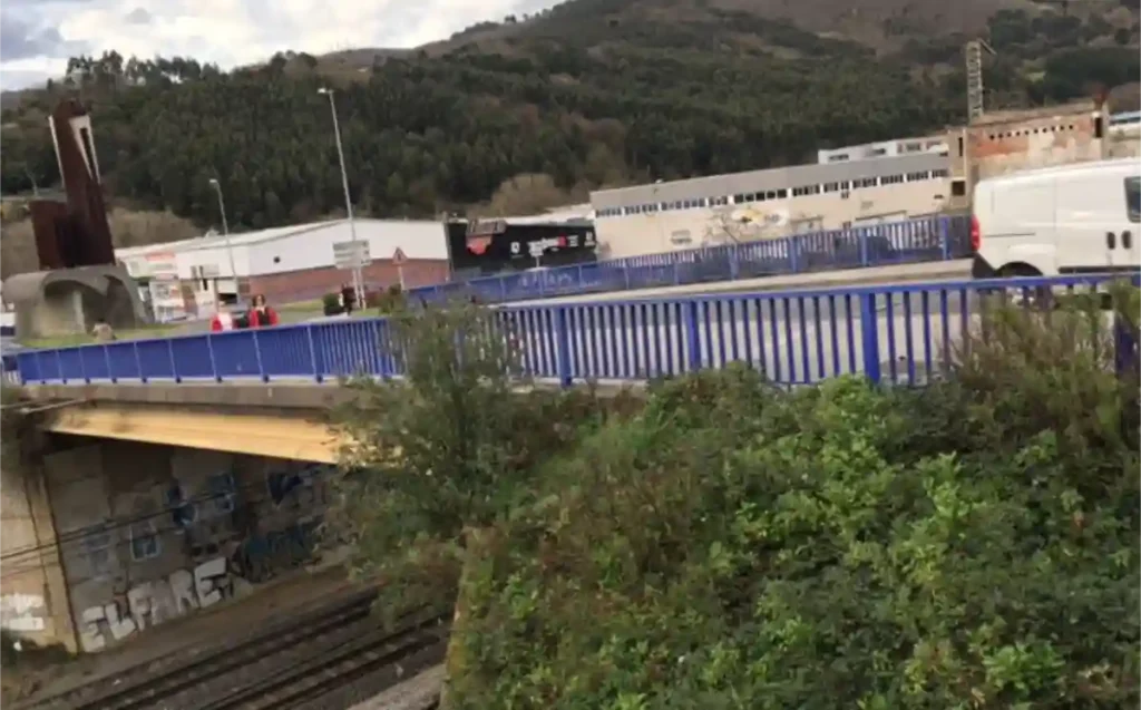 Demolición puente calle Matxitxako Estación Sarratu Basauri