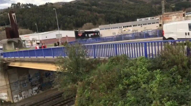 Demolición puente calle Matxitxako Estación Sarratu Basauri