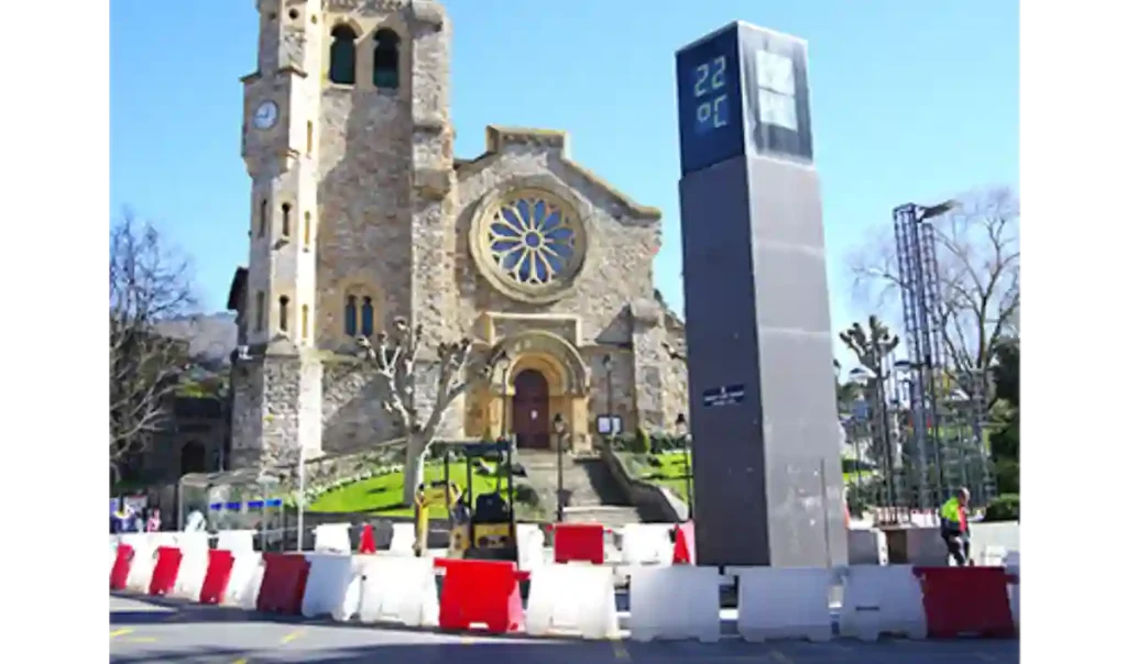 Etxebarri plaza de Euskotren obras