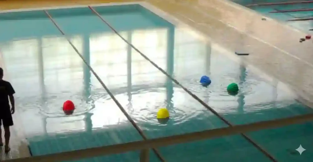 Piscina pequeña polideportivo de Urreta