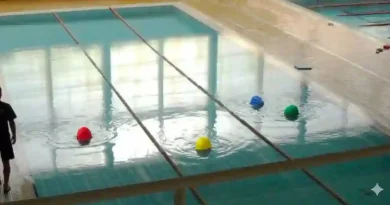 Piscina pequeña polideportivo de Urreta