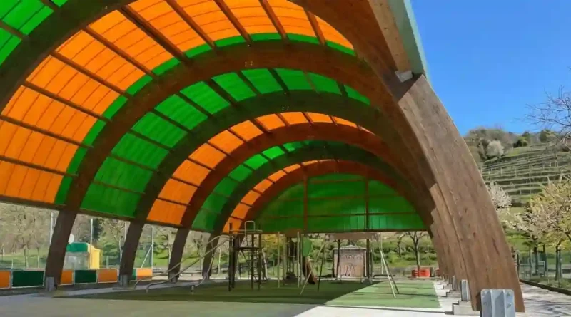 zona de juegos infantiles cubierta Basozelai